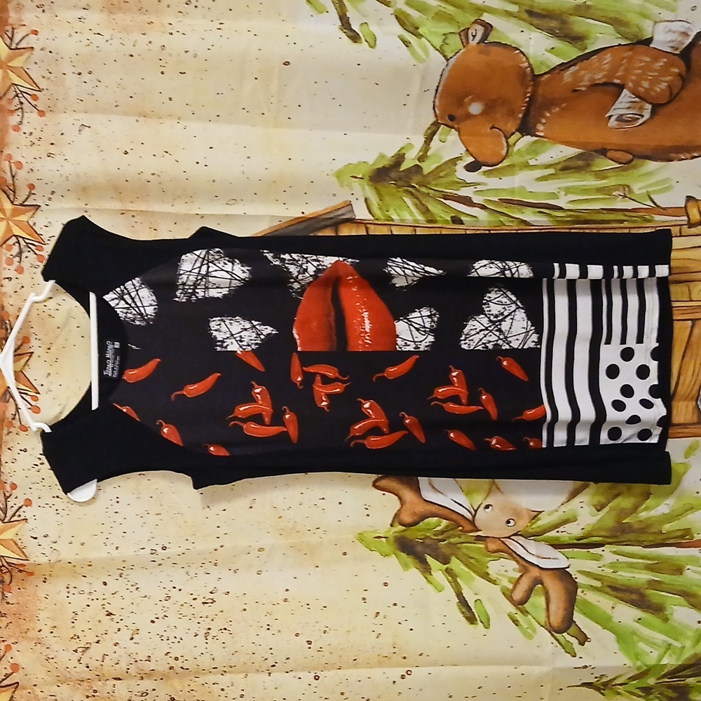 Tango Mango Sexy Showstopper Graphics Lips/Chili Peppers Patterns M